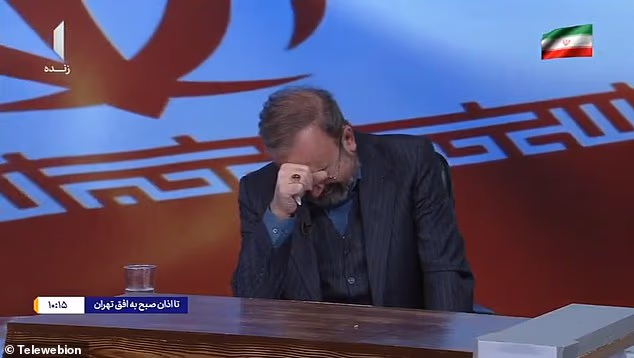 Ιρανός παρουσιαστής συγκλονισμένος σε ζωντανή μετάδοση ανακοινώνει τον θάνατο του Ayatollah Ali Khamenei